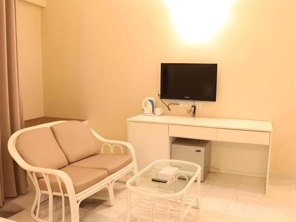 Stallions Suites Penang Jelutong Экстерьер фото