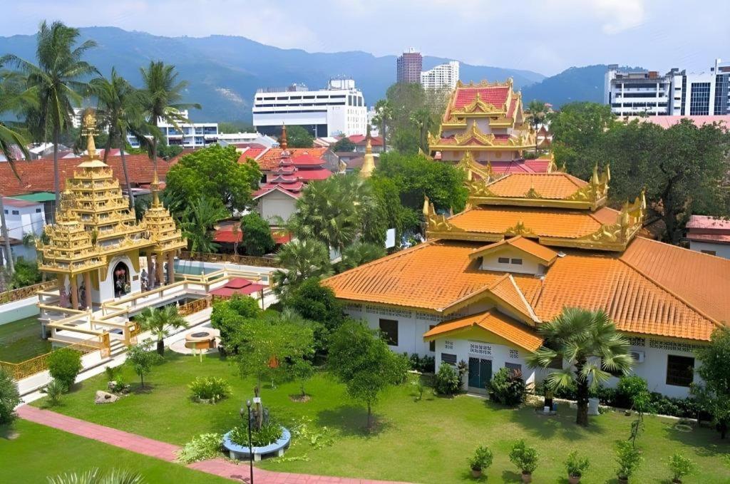 Stallions Suites Penang Jelutong Экстерьер фото