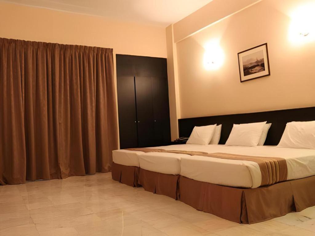 Stallions Suites Penang Jelutong Экстерьер фото