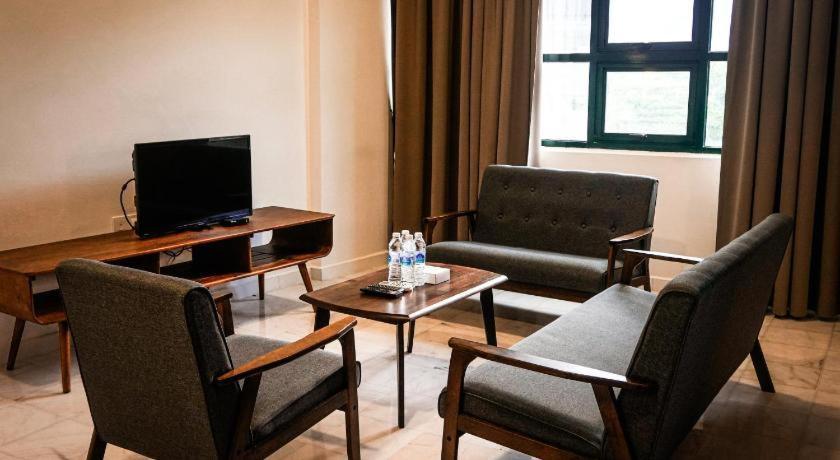 Stallions Suites Penang Jelutong Экстерьер фото