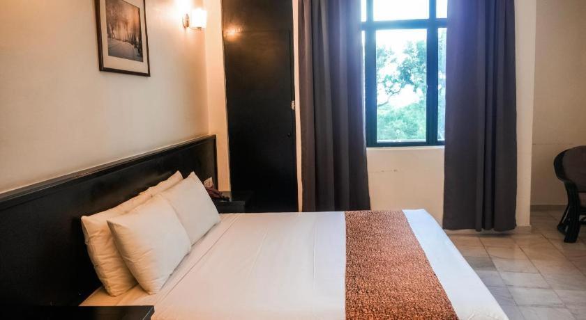 Stallions Suites Penang Jelutong Экстерьер фото