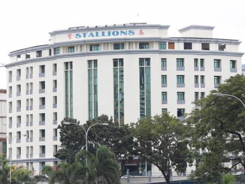 Stallions Suites Penang Jelutong Экстерьер фото