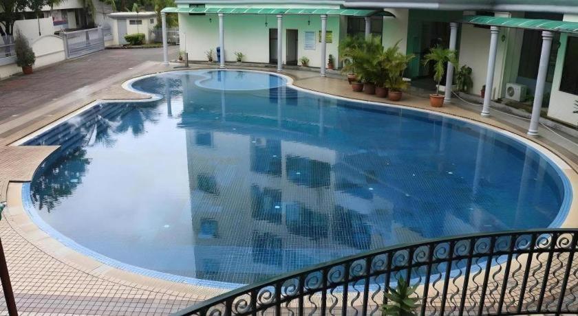 Stallions Suites Penang Jelutong Экстерьер фото
