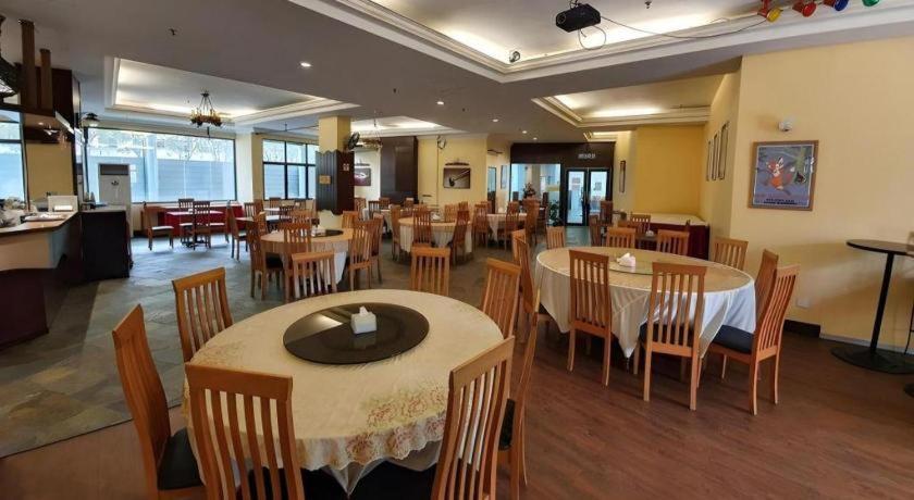 Stallions Suites Penang Jelutong Экстерьер фото