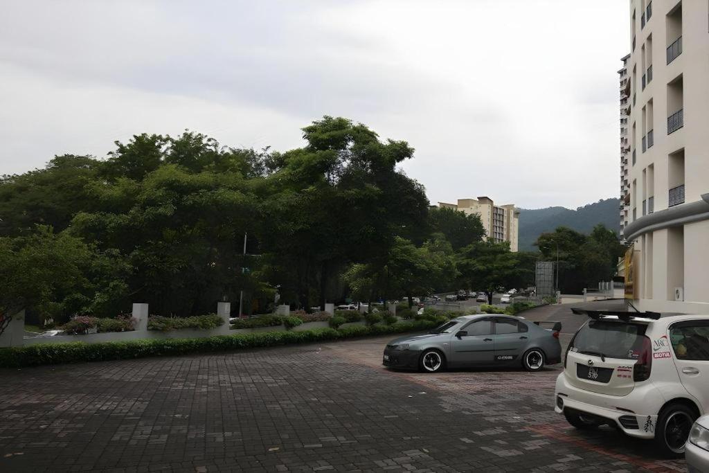 Stallions Suites Penang Jelutong Экстерьер фото