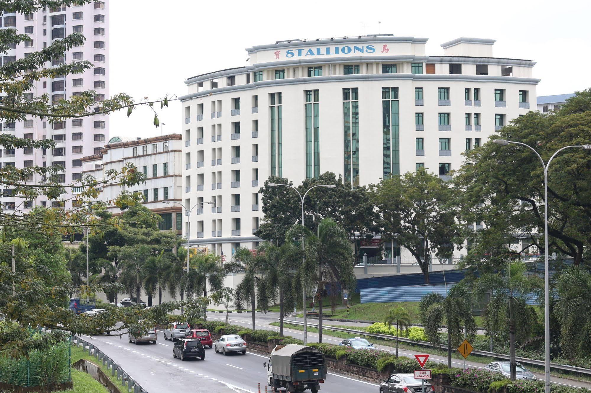 Stallions Suites Penang Jelutong Экстерьер фото